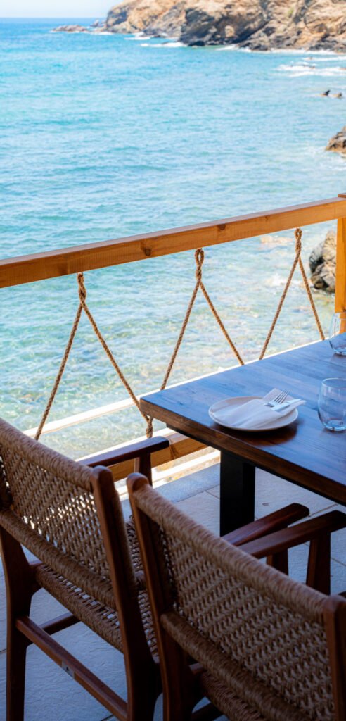 Dusk Panormo - table with aesthetic SEA view